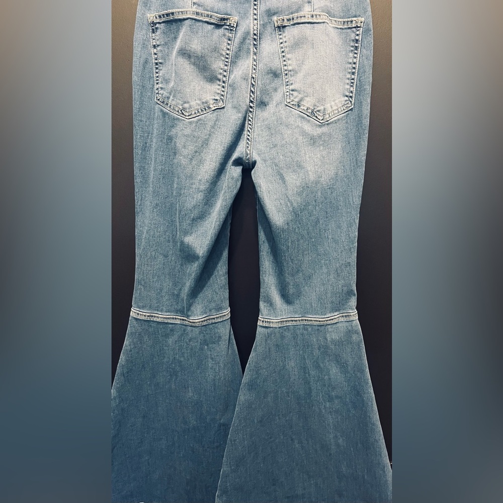 Free People High-Waisted Stretch Flare Jeans… - Picture 7 of 9